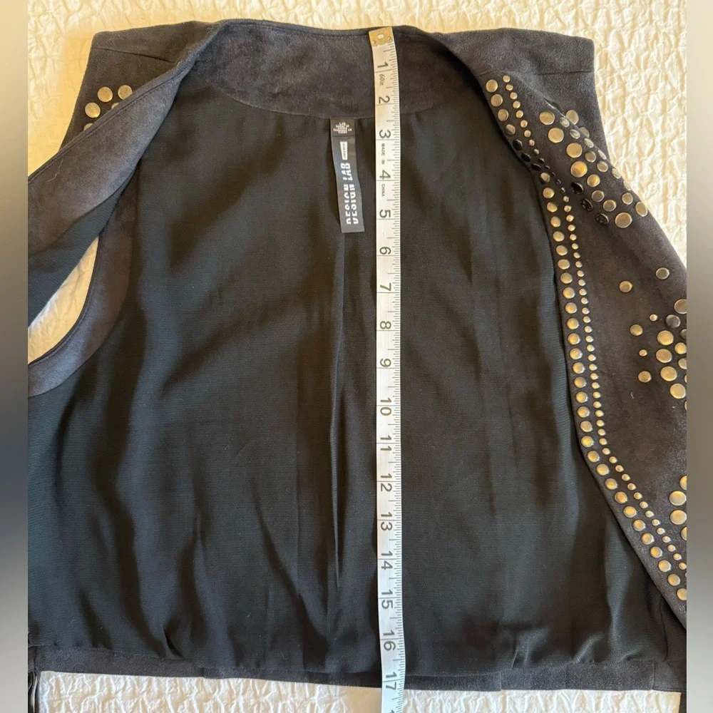 Design Lab Black Faux Suede Studded Fringe Vest – Size L - Picture 9 of 11